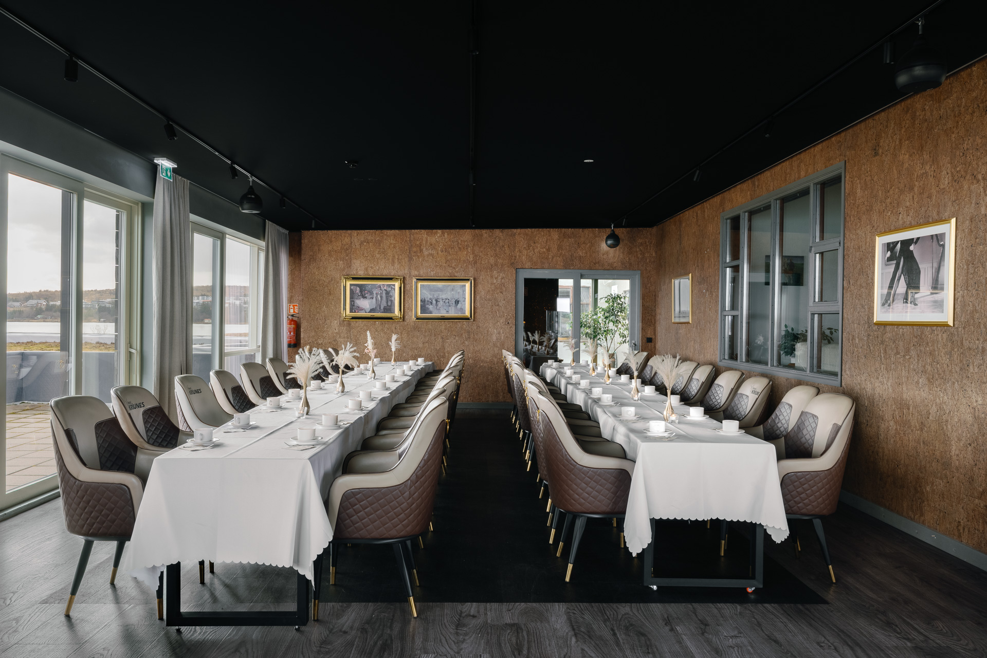 Hotel Kriunes - A city hotel by the lake — 203 Kópavogur