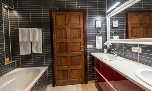 bathroom-family-suite